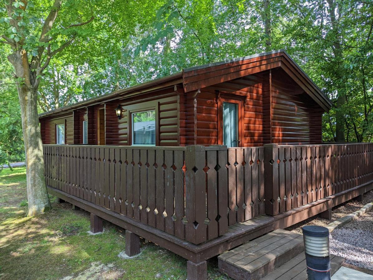 Pineshadow Lodge-Dog Friendly Kenwick Park Louth 라우스 외부 사진